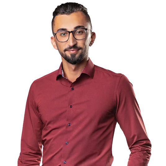 Küchenberater David Kumar von Interlving FREY Cham im roten Hemd