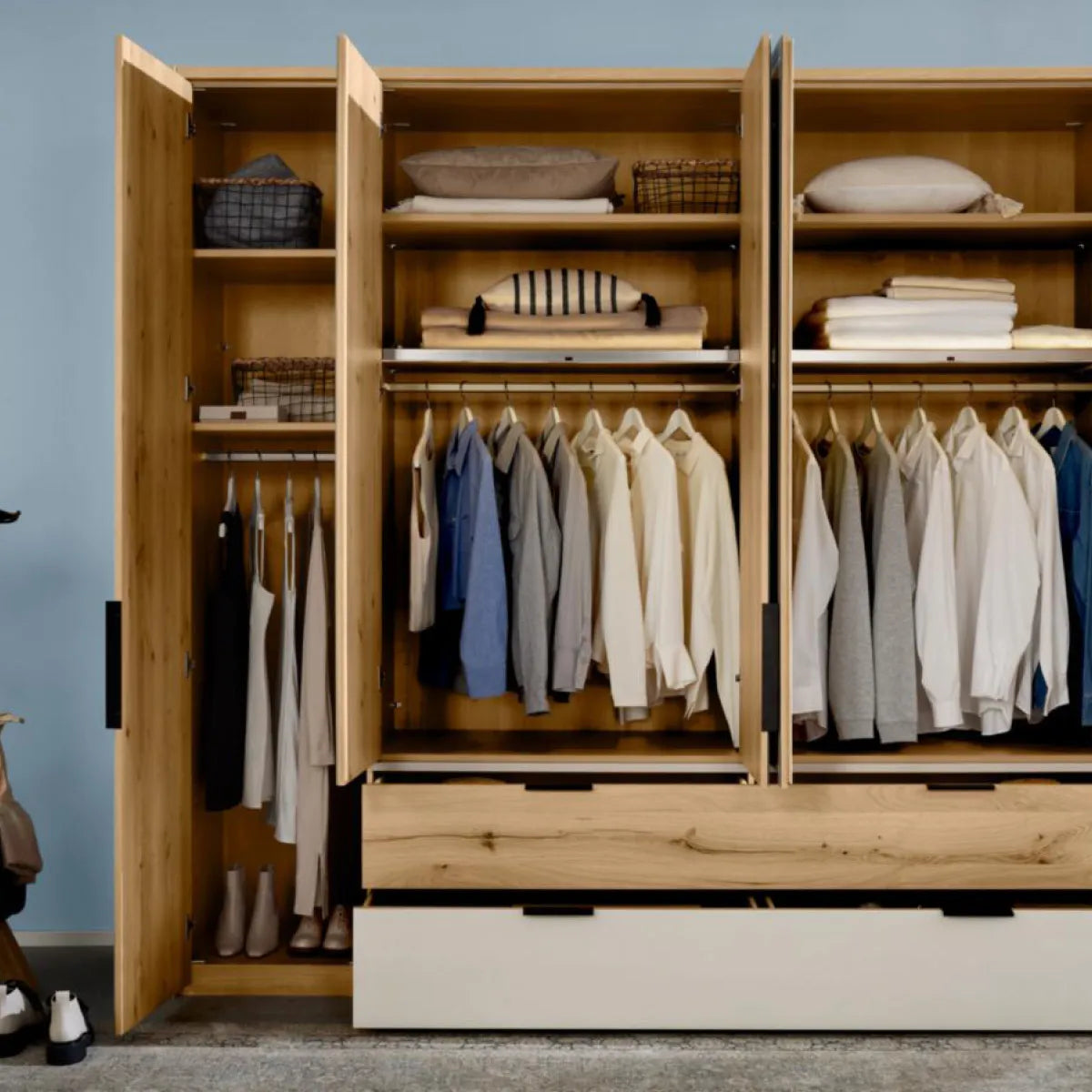 hochwertige kleiderschränke kaufen | interliving frey cham & weiden