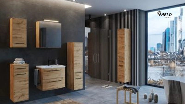 Design-Badezimmer mit Holzfronten und moderner Raumarchitektur von Held Möbel
