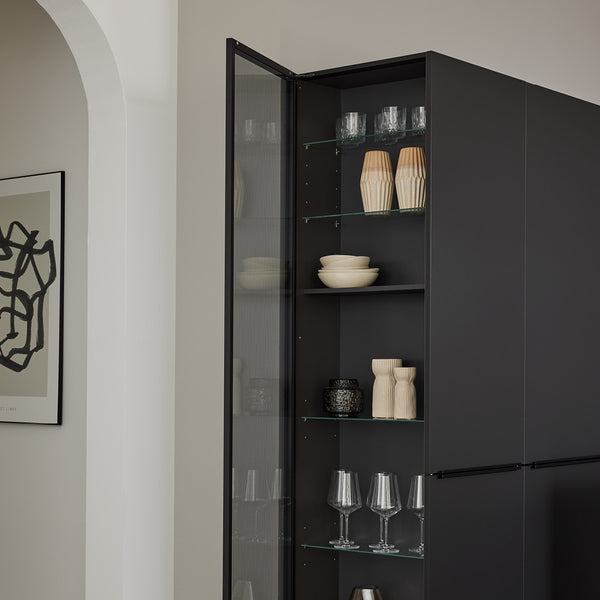 Interliving Design-Inselküche Hochschrank