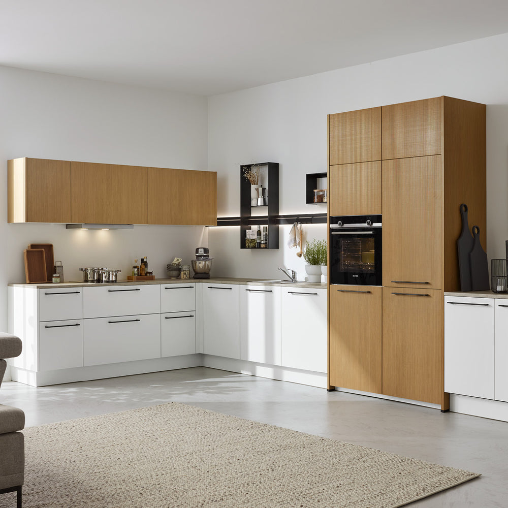 Interliving große L-Küche in Weiss