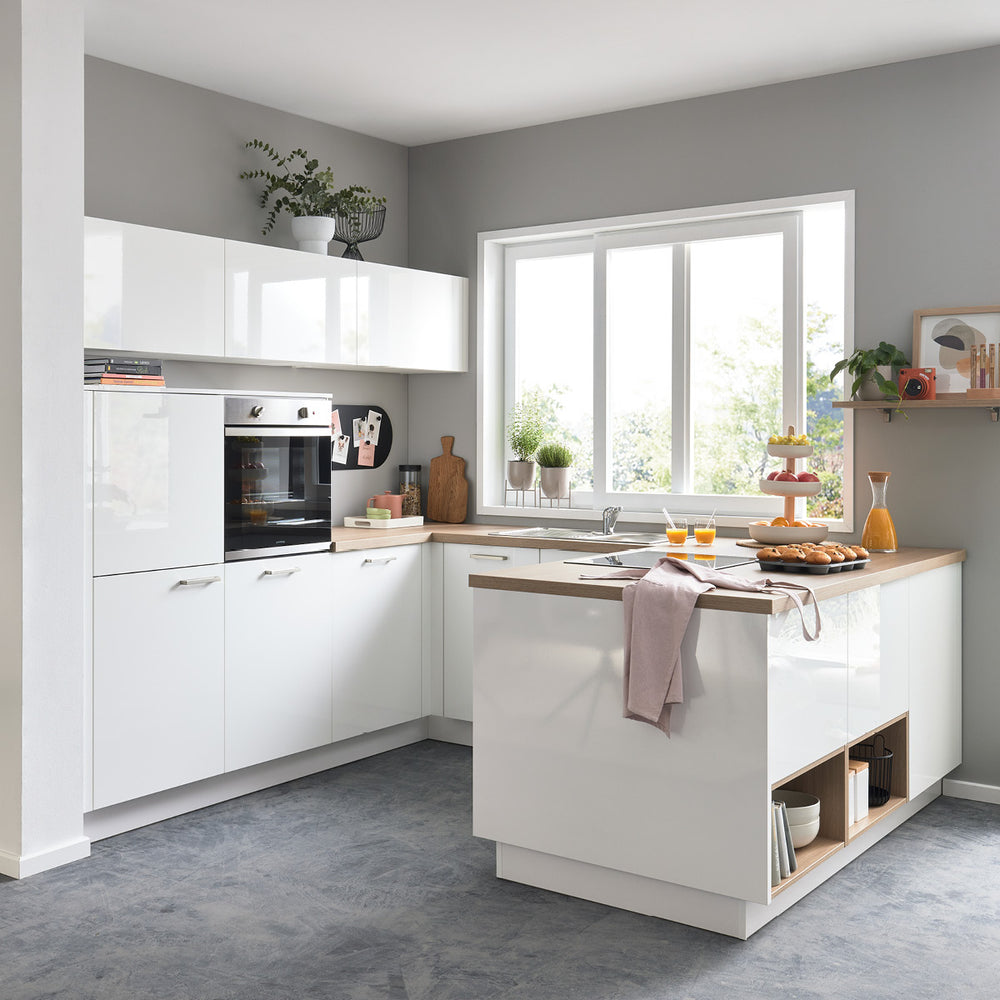 Interliving U-Küche in Hochglanz 
