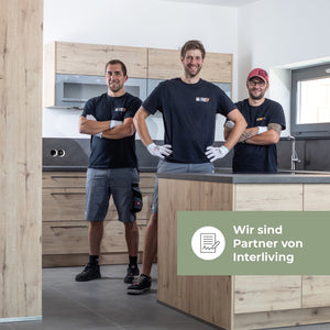 FREY Montageteam beim Kücheneinbau – Interliving Partner