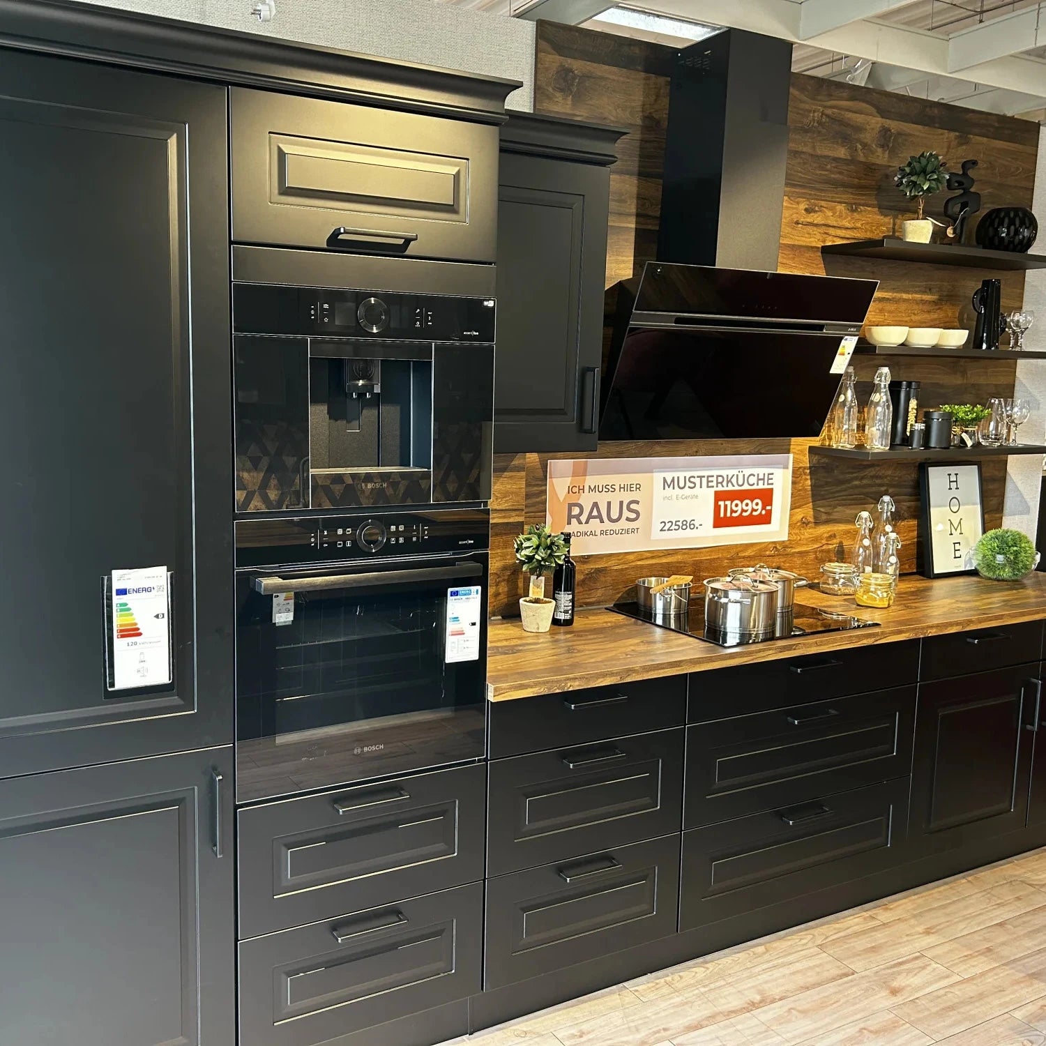 Ausstellungsküche stark reduziert