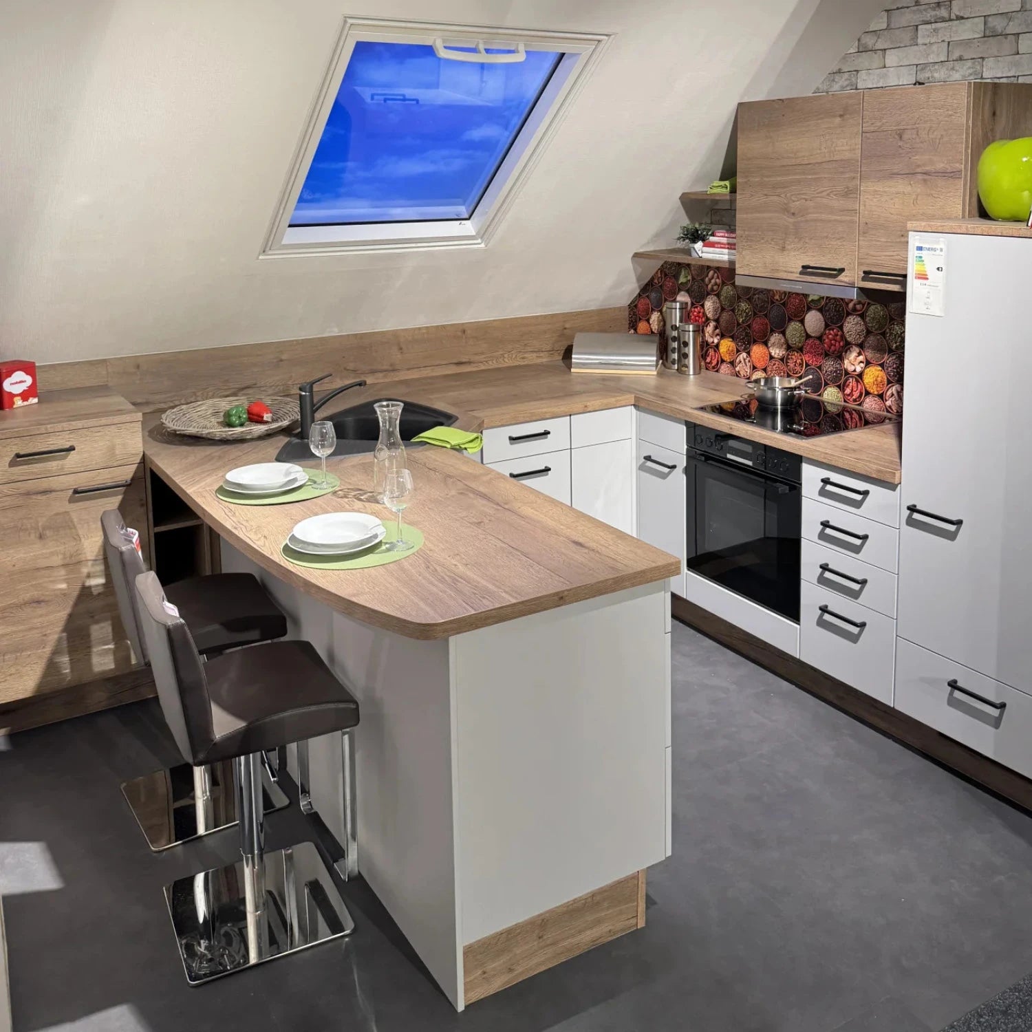 Ausstellungsküche stark reduziert