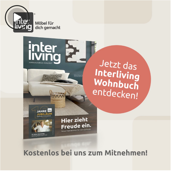 Im neuen Wohnbuch von Interliving entdeckst du die 10-Jahre-Jubiläumskollektion sowie aktuelle Möbel- und Küchentrends.