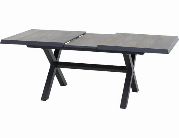 Ausziehtisch