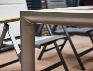 Dining Tisch