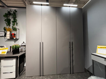 Drehtürenschrank 