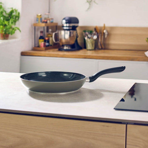 ESSENTIAL Pfanne mit Keramikbeschichtung, Ø 28 cm