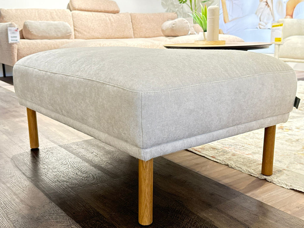 No. 4104 - Hocker