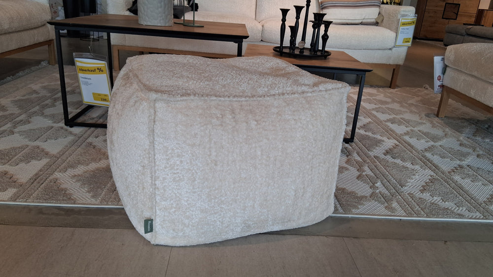 No. 4121 - Hocker