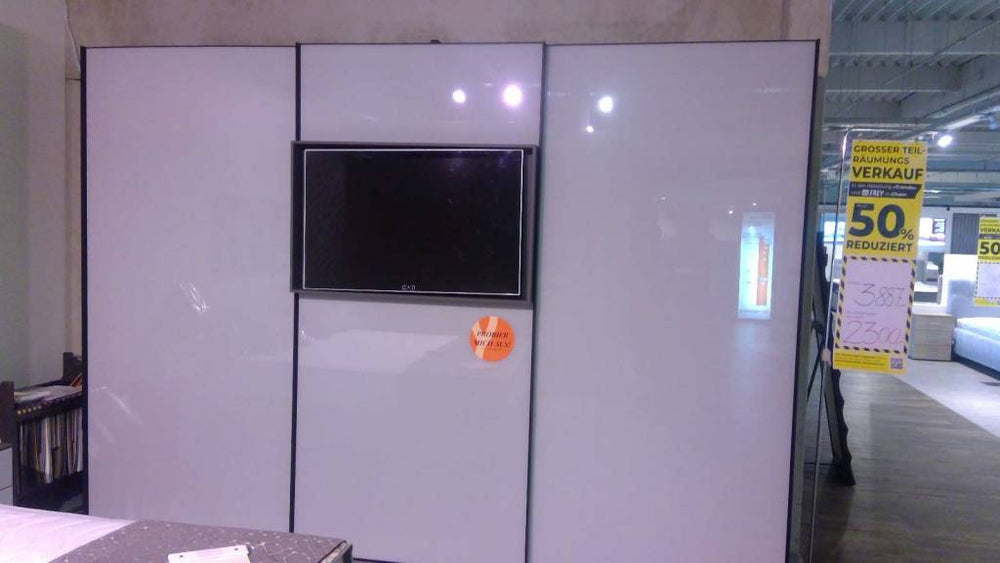 Schwebetürenschrank