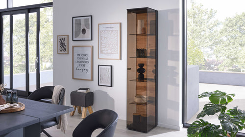 Serie 2026 - Vitrine rechts