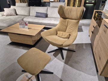Sessel mit Hocker 
