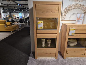 Vitrine links 