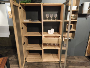 Vitrine mit Wandboard und Hängeregal "Linja"