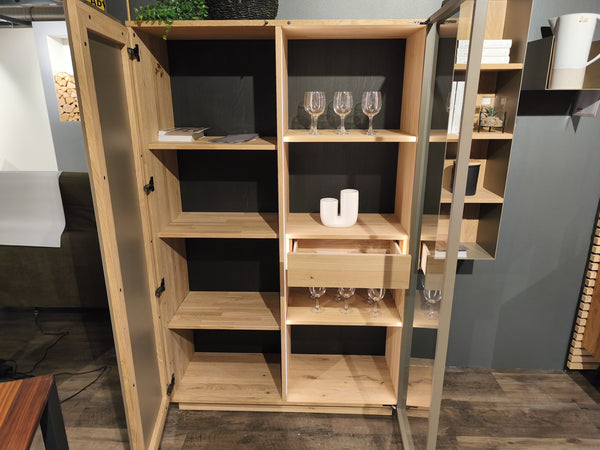 Vitrine mit Wandboard und Hängeregal "Linja"
