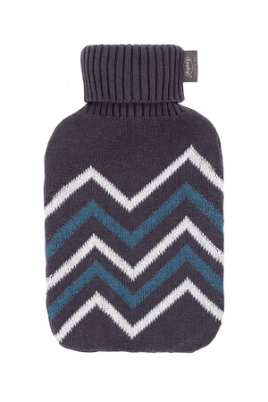 Wärmflasche mit Strickbezug