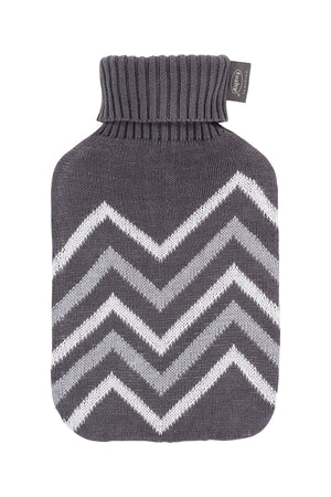 Wärmflasche mit Strickbezug